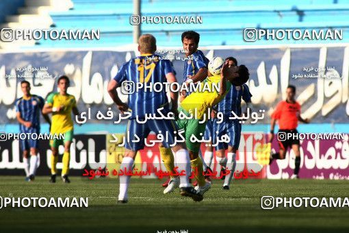 1191872, Tehran, [*parameter:4*], لیگ برتر فوتبال ایران، Persian Gulf Cup، Week 32، Second Leg، Rah Ahan 1 v 0 Naft Tehran on 2011/04/29 at Ekbatan Stadium