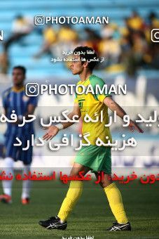 1191861, Tehran, [*parameter:4*], لیگ برتر فوتبال ایران، Persian Gulf Cup، Week 32، Second Leg، Rah Ahan 1 v 0 Naft Tehran on 2011/04/29 at Ekbatan Stadium