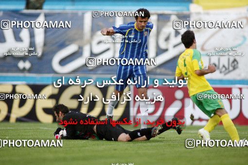 1191934, Tehran, [*parameter:4*], لیگ برتر فوتبال ایران، Persian Gulf Cup، Week 32، Second Leg، Rah Ahan 1 v 0 Naft Tehran on 2011/04/29 at Ekbatan Stadium