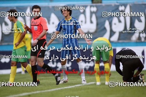 1191968, Tehran, [*parameter:4*], لیگ برتر فوتبال ایران، Persian Gulf Cup، Week 32، Second Leg، Rah Ahan 1 v 0 Naft Tehran on 2011/04/29 at Ekbatan Stadium