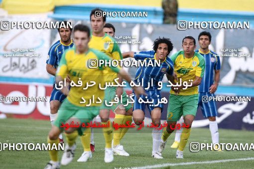 1190818, Tehran, [*parameter:4*], لیگ برتر فوتبال ایران، Persian Gulf Cup، Week 32، Second Leg، Rah Ahan 1 v 0 Naft Tehran on 2011/04/29 at Ekbatan Stadium