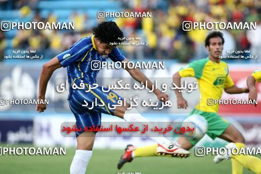 1190820, Tehran, [*parameter:4*], لیگ برتر فوتبال ایران، Persian Gulf Cup، Week 32، Second Leg، Rah Ahan 1 v 0 Naft Tehran on 2011/04/29 at Ekbatan Stadium