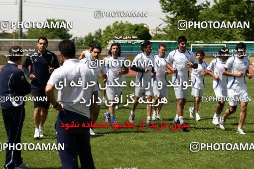 1193225, Tehran, , Esteghlal Football Team Testing the physicsl readiness of the players on 2011/05/06 at Sanaye Defa Stadium