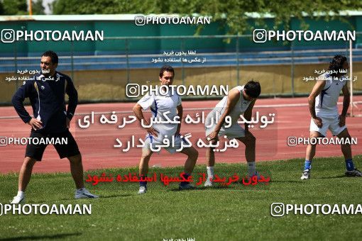 1193188, Tehran, , Esteghlal Football Team Testing the physicsl readiness of the players on 2011/05/06 at Sanaye Defa Stadium