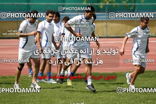 1193190, Tehran, , Esteghlal Football Team Testing the physicsl readiness of the players on 2011/05/06 at Sanaye Defa Stadium
