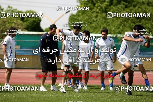 1193256, Tehran, , Esteghlal Football Team Testing the physicsl readiness of the players on 2011/05/06 at Sanaye Defa Stadium