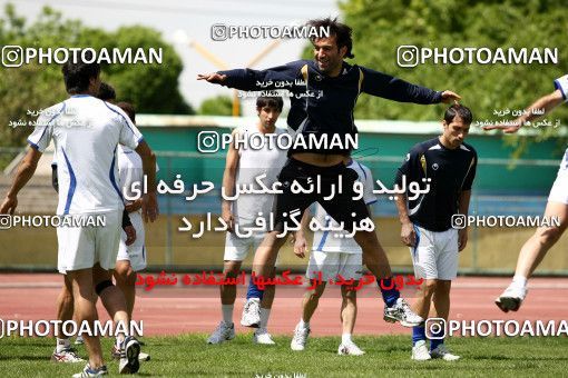 1193258, Tehran, , Esteghlal Football Team Testing the physicsl readiness of the players on 2011/05/06 at Sanaye Defa Stadium