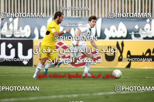 1196509, Tehran, [*parameter:4*], لیگ برتر فوتبال ایران، Persian Gulf Cup، Week 33، Second Leg، Naft Tehran 1 v 2 Zob Ahan Esfahan on 2011/05/15 at Takhti Stadium
