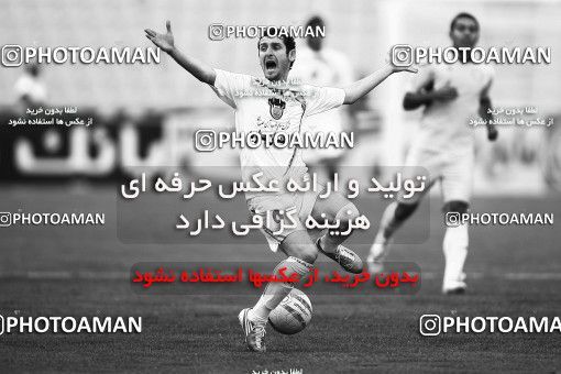 1196798, Tehran, [*parameter:4*], Iran Pro League، Persian Gulf Cup، 2010-11 season، Second Leg، Week 33، Naft Tehran ۱ v 2 Zob Ahan Esfahan on 2011/05/15 at Takhti Stadium