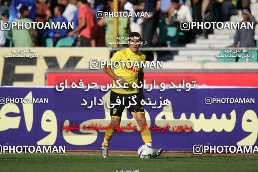 1205355, Tehran, Iran, لیگ برتر فوتبال ایران، Persian Gulf Cup، Week 10، First Leg، Esteghlal 5 v 2 Fajr-e Sepasi Shiraz on 2008/10/07 at Azadi Stadium