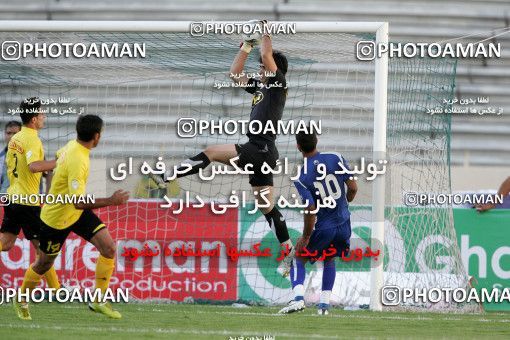 1205582, Tehran, Iran, لیگ برتر فوتبال ایران، Persian Gulf Cup، Week 10، First Leg، Esteghlal 5 v 2 Fajr-e Sepasi Shiraz on 2008/10/07 at Azadi Stadium