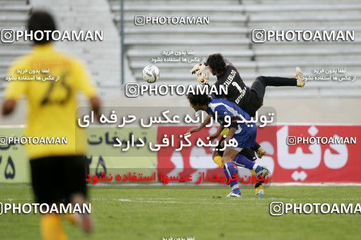 1205393, Tehran, Iran, لیگ برتر فوتبال ایران، Persian Gulf Cup، Week 10، First Leg، Esteghlal 5 v 2 Fajr-e Sepasi Shiraz on 2008/10/07 at Azadi Stadium