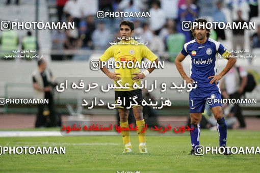 1205557, Tehran, Iran, لیگ برتر فوتبال ایران، Persian Gulf Cup، Week 10، First Leg، Esteghlal 5 v 2 Fajr-e Sepasi Shiraz on 2008/10/07 at Azadi Stadium