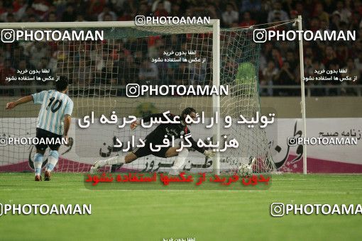 1206697, لیگ برتر فوتبال ایران، Persian Gulf Cup، Week 8، First Leg، 2008/09/25، Tehran، Azadi Stadium، Persepolis 2 - 0 Pegah Rasht