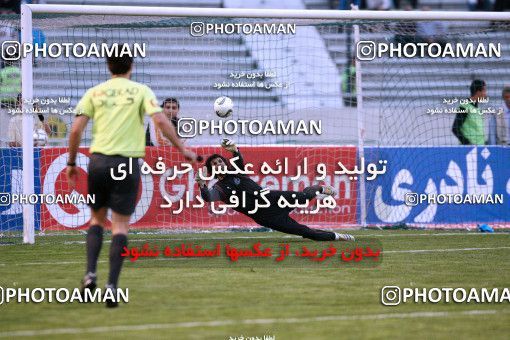 1212070, Tehran, Iran, لیگ برتر فوتبال ایران، Persian Gulf Cup، Week 12، First Leg، Esteghlal 3 v 2 Paykan on 2008/10/27 at Azadi Stadium