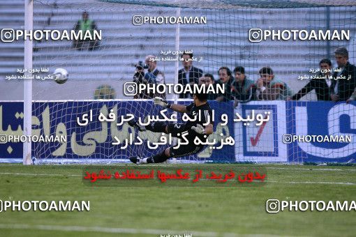 1212000, Tehran, Iran, لیگ برتر فوتبال ایران، Persian Gulf Cup، Week 12، First Leg، Esteghlal 3 v 2 Paykan on 2008/10/27 at Azadi Stadium