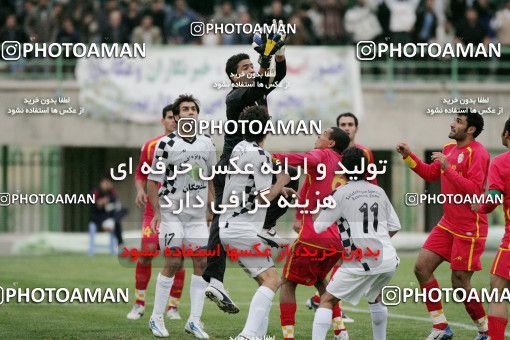 1211931, Qom, Iran, لیگ برتر فوتبال ایران، Persian Gulf Cup، Week 13، First Leg، Saba Qom 1 v 1 Foulad Khouzestan on 2008/10/30 at Yadegar-e Emam Stadium Qom