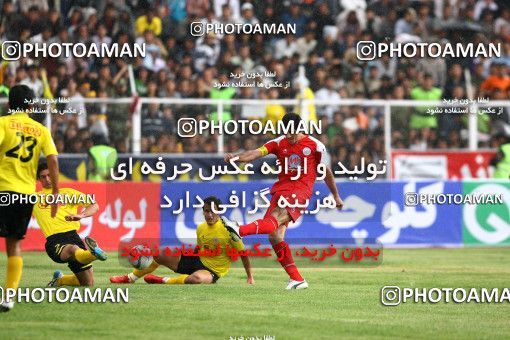 1227199, Shiraz, Iran, لیگ برتر فوتبال ایران، Persian Gulf Cup، Week 13، First Leg، Fajr-e Sepasi Shiraz 1 v 0 Persepolis on 2008/10/31 at Hafezieh Stadium