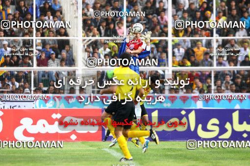 1227303, Shiraz, Iran, لیگ برتر فوتبال ایران، Persian Gulf Cup، Week 13، First Leg، Fajr-e Sepasi Shiraz 1 v 0 Persepolis on 2008/10/31 at Hafezieh Stadium