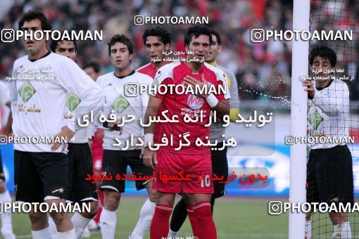 1227764, Tehran, Iran, لیگ برتر فوتبال ایران، Persian Gulf Cup، Week 14، First Leg، Persepolis 2 v 2 Saba Qom on 2008/11/06 at Azadi Stadium