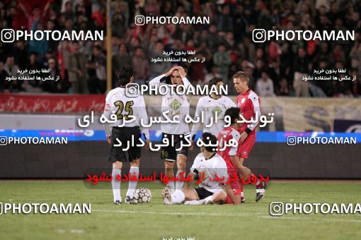 1227903, Tehran, Iran, لیگ برتر فوتبال ایران، Persian Gulf Cup، Week 14، First Leg، Persepolis 2 v 2 Saba Qom on 2008/11/06 at Azadi Stadium