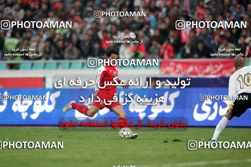 1228260, Tehran, Iran, لیگ برتر فوتبال ایران، Persian Gulf Cup، Week 14، First Leg، Persepolis 2 v 2 Saba Qom on 2008/11/06 at Azadi Stadium