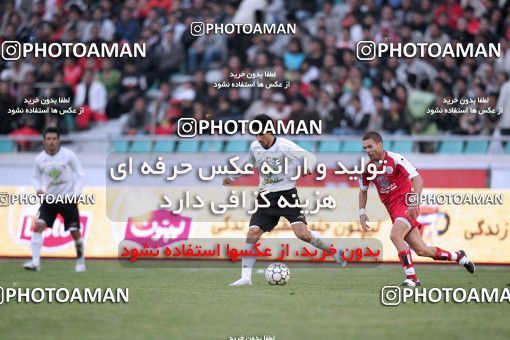 1228277, Tehran, Iran, لیگ برتر فوتبال ایران، Persian Gulf Cup، Week 14، First Leg، Persepolis 2 v 2 Saba Qom on 2008/11/06 at Azadi Stadium