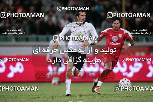 1228256, Tehran, Iran, لیگ برتر فوتبال ایران، Persian Gulf Cup، Week 14، First Leg، Persepolis 2 v 2 Saba Qom on 2008/11/06 at Azadi Stadium