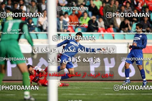 1228818, Tehran, Iran, لیگ برتر فوتبال ایران، Persian Gulf Cup، Week 16، First Leg، Persepolis 1 v 0 Esteghlal Ahvaz on 2008/11/26 at Azadi Stadium