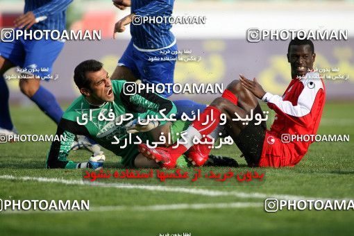 1228977, Tehran, Iran, لیگ برتر فوتبال ایران، Persian Gulf Cup، Week 16، First Leg، Persepolis 1 v 0 Esteghlal Ahvaz on 2008/11/26 at Azadi Stadium