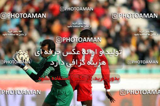 1228828, Tehran, Iran, لیگ برتر فوتبال ایران، Persian Gulf Cup، Week 16، First Leg، Persepolis 1 v 0 Esteghlal Ahvaz on 2008/11/26 at Azadi Stadium