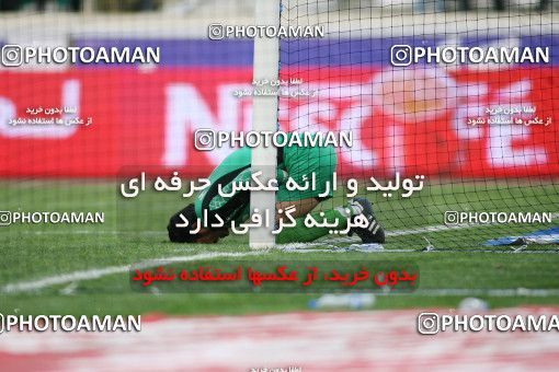 1228872, Tehran, Iran, لیگ برتر فوتبال ایران، Persian Gulf Cup، Week 16، First Leg، Persepolis 1 v 0 Esteghlal Ahvaz on 2008/11/26 at Azadi Stadium