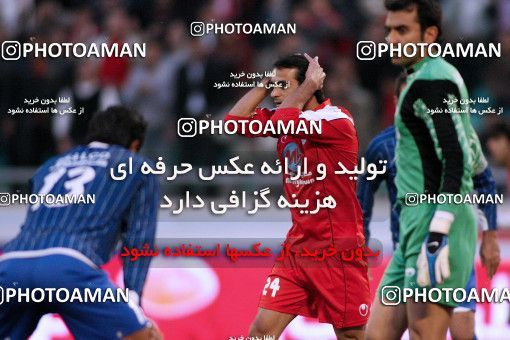 1228858, Tehran, Iran, لیگ برتر فوتبال ایران، Persian Gulf Cup، Week 16، First Leg، Persepolis 1 v 0 Esteghlal Ahvaz on 2008/11/26 at Azadi Stadium