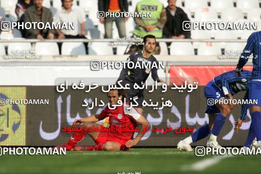 1241486, Tehran, Iran, لیگ برتر فوتبال ایران، Persian Gulf Cup، Week 16، First Leg، Persepolis 1 v 0 Esteghlal Ahvaz on 2008/11/26 at Azadi Stadium