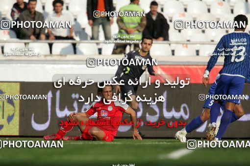1241575, Tehran, Iran, لیگ برتر فوتبال ایران، Persian Gulf Cup، Week 16، First Leg، Persepolis 1 v 0 Esteghlal Ahvaz on 2008/11/26 at Azadi Stadium