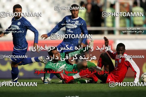 1241777, Tehran, Iran, لیگ برتر فوتبال ایران، Persian Gulf Cup، Week 16، First Leg، Persepolis 1 v 0 Esteghlal Ahvaz on 2008/11/26 at Azadi Stadium