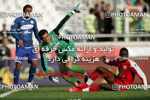 1241694, Tehran, Iran, لیگ برتر فوتبال ایران، Persian Gulf Cup، Week 16، First Leg، Persepolis 1 v 0 Esteghlal Ahvaz on 2008/11/26 at Azadi Stadium