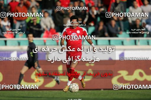 1241732, Tehran, Iran, Iran Pro League، Persian Gulf Cup، 2008-09 season، First Leg، Week 16، Persepolis ۱ v ۰ Esteghlal Ahvaz on 2008/11/26 at Azadi Stadium