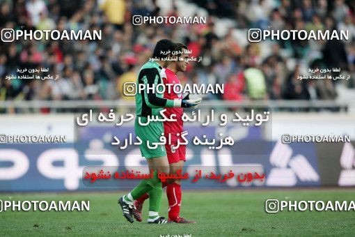 1241523, Tehran, Iran, لیگ برتر فوتبال ایران، Persian Gulf Cup، Week 16، First Leg، Persepolis 1 v 0 Esteghlal Ahvaz on 2008/11/26 at Azadi Stadium