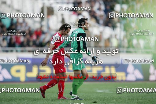 1241519, Tehran, Iran, لیگ برتر فوتبال ایران، Persian Gulf Cup، Week 16، First Leg، Persepolis 1 v 0 Esteghlal Ahvaz on 2008/11/26 at Azadi Stadium