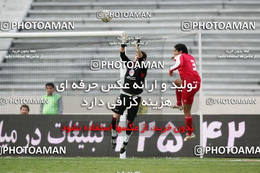 1241716, Tehran, Iran, لیگ برتر فوتبال ایران، Persian Gulf Cup، Week 16، First Leg، Persepolis 1 v 0 Esteghlal Ahvaz on 2008/11/26 at Azadi Stadium