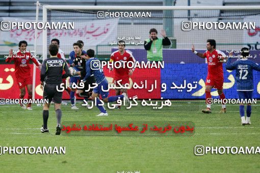 1241550, Tehran, Iran, لیگ برتر فوتبال ایران، Persian Gulf Cup، Week 16، First Leg، Persepolis 1 v 0 Esteghlal Ahvaz on 2008/11/26 at Azadi Stadium