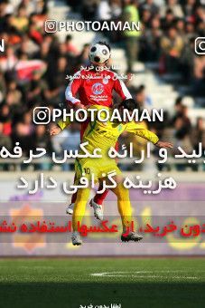 1239644, Tehran, Iran, لیگ برتر فوتبال ایران، Persian Gulf Cup، Week 17، First Leg، Rah Ahan 1 v 0 Persepolis on 2008/12/04 at Azadi Stadium