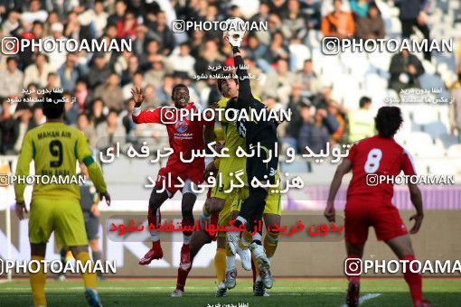 1239652, Tehran, Iran, لیگ برتر فوتبال ایران، Persian Gulf Cup، Week 17، First Leg، Rah Ahan 1 v 0 Persepolis on 2008/12/04 at Azadi Stadium