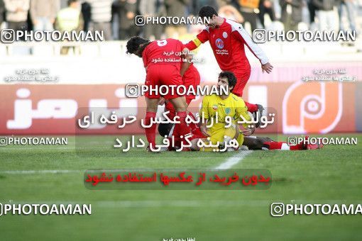 1239632, Tehran, Iran, لیگ برتر فوتبال ایران، Persian Gulf Cup، Week 17، First Leg، Rah Ahan 1 v 0 Persepolis on 2008/12/04 at Azadi Stadium