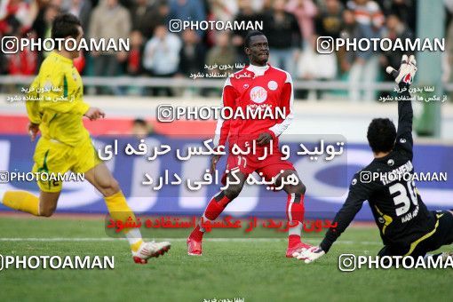 1239610, Tehran, Iran, لیگ برتر فوتبال ایران، Persian Gulf Cup، Week 17، First Leg، Rah Ahan 1 v 0 Persepolis on 2008/12/04 at Azadi Stadium