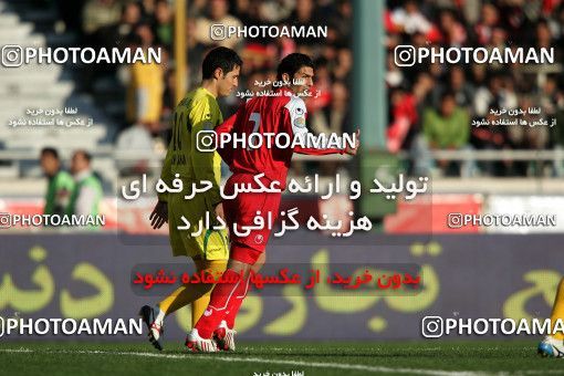 1240248, Tehran, Iran, لیگ برتر فوتبال ایران، Persian Gulf Cup، Week 17، First Leg، Rah Ahan 1 v 0 Persepolis on 2008/12/04 at Azadi Stadium