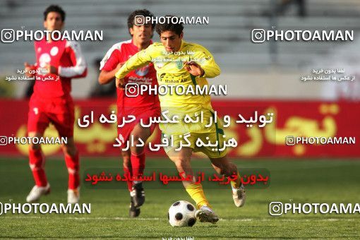 1240240, لیگ برتر فوتبال ایران، Persian Gulf Cup، Week 17، First Leg، 2008/12/04، Tehran، Azadi Stadium، Rah Ahan 1 - 0 Persepolis