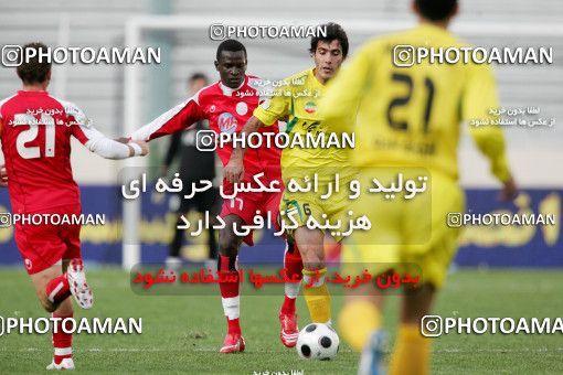 1240261, Tehran, Iran, لیگ برتر فوتبال ایران، Persian Gulf Cup، Week 17، First Leg، Rah Ahan 1 v 0 Persepolis on 2008/12/04 at Azadi Stadium