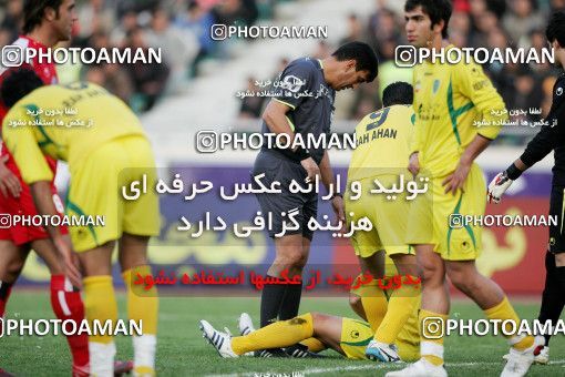1240124, Tehran, Iran, لیگ برتر فوتبال ایران، Persian Gulf Cup، Week 17، First Leg، Rah Ahan 1 v 0 Persepolis on 2008/12/04 at Azadi Stadium